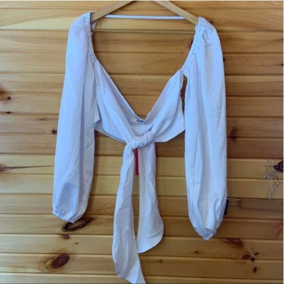 NWT Beginning Boutique Arianna Blouson Top White Crop Tie Front Size Medium - Picture 3 of 8